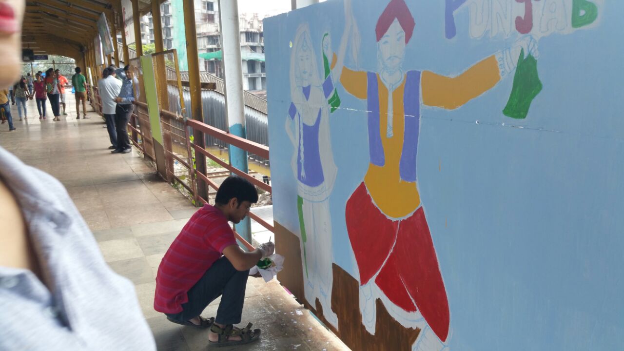 Art Work during the Mega project Hamara Station Hamari Shaan